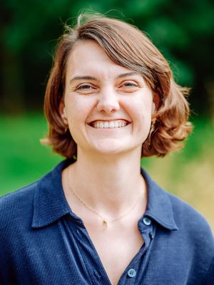 Dr. E.M. (Esmee) Veenstra
